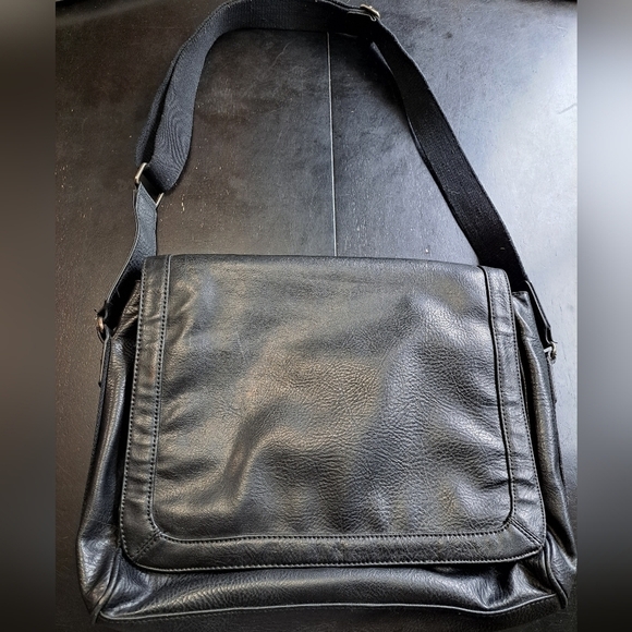 Aldo Unisex Messenger/Laptop Bag